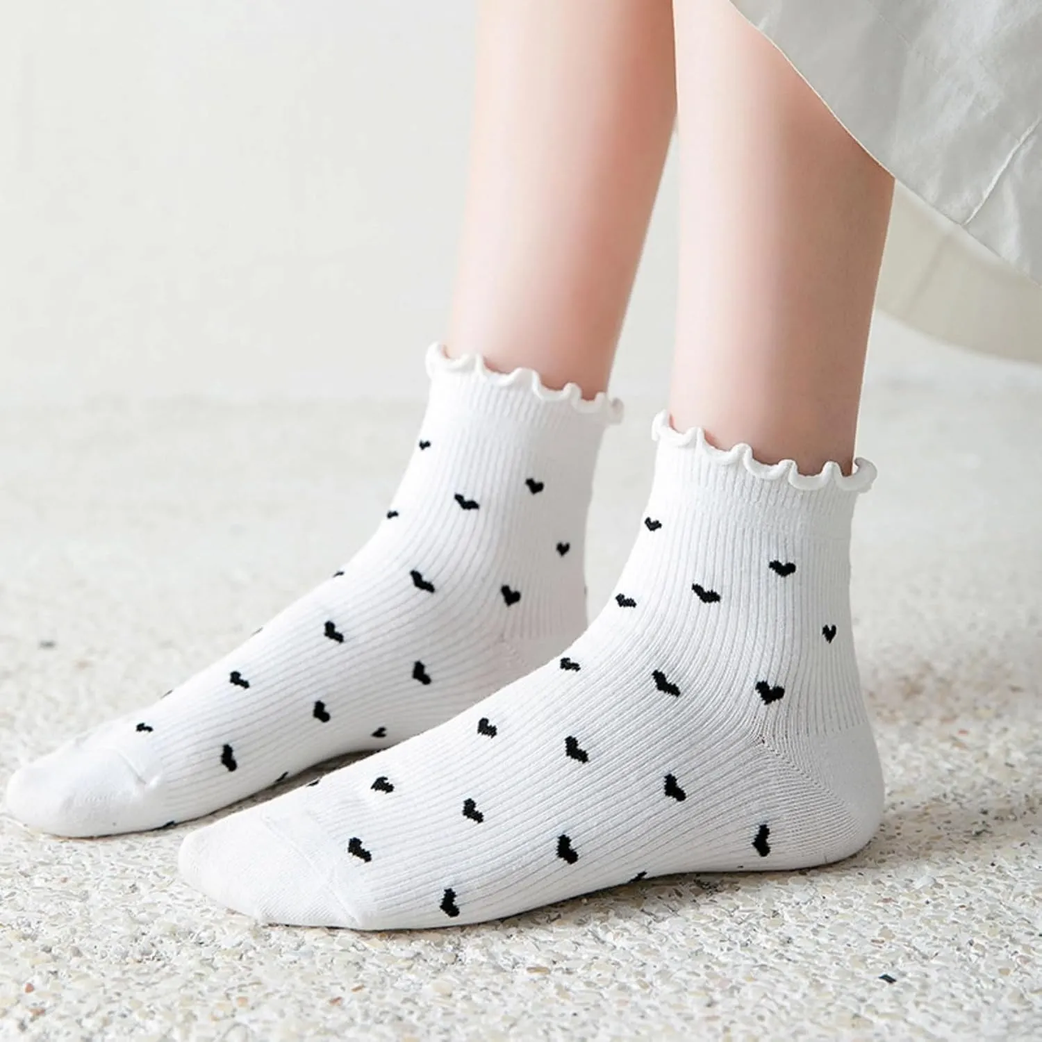 Cute Hearts Ruffle Socks for Women Colorful Fun Novelty Fashion Casual Crew Sock
